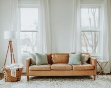 Nowoczesny hol w domu: jak nadać mu charakteru?