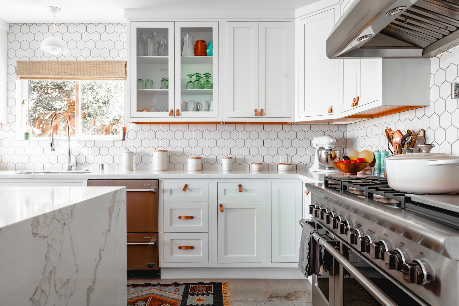 Design w kuchni – jak połączyć funkcjonalność z estetyką?