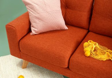 Renowacja Mebli Tapicerowanych: Od Nowa Stylistycznie i Funkcjonalnie